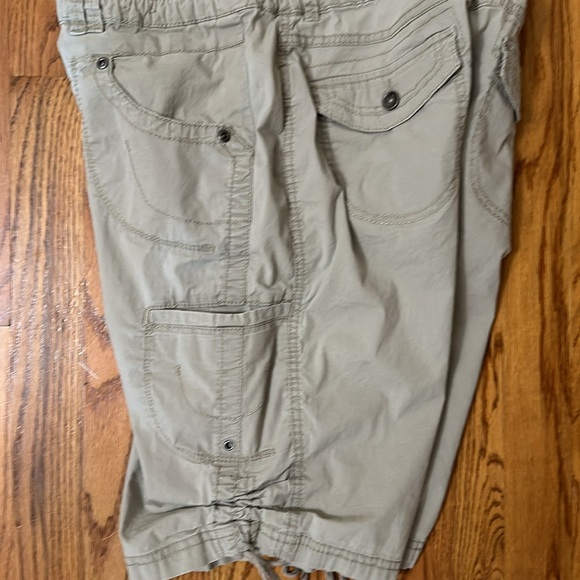 Bermuda Shorts - Picture 5 of 5